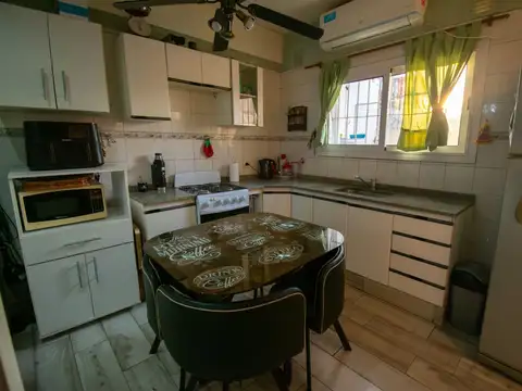 Depto Tipo Casa 3 ambientes con 2 baños
