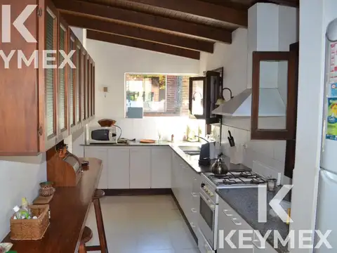 Casa en Venta en Villa Elisa, USD 390.000