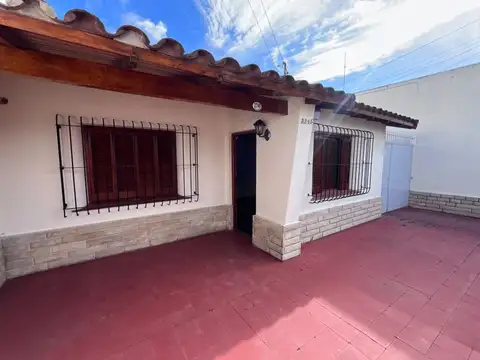 Casa 4 ambientes con 1 baño