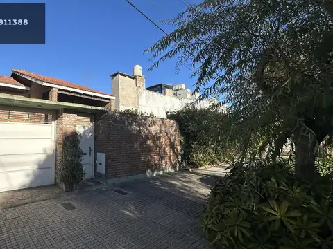 Casa de tres dormitorios. 43 entre 27 y 28