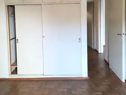 AMPLIO SEMIPISO DE DOS DORMITORIOS