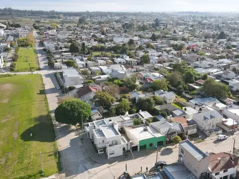 Depto Tipo Casa en Venta con 1 cocheras