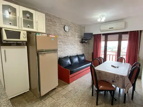 Depto Tipo Casa 2 ambientes con 1 baño