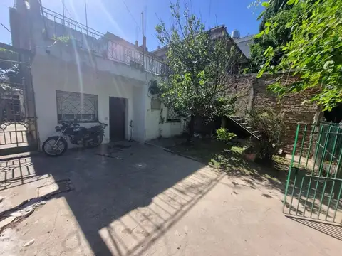 CASA A REFACCIONAR + DPTO INDEPENDIENTE BANFIELD