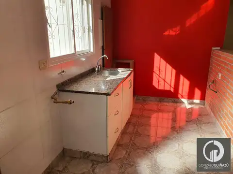 CASA DE PASILLO UNICO VENTA PATIO PARRILLERO BARRIO TRIANGULO ZONA SUR ROSARIO