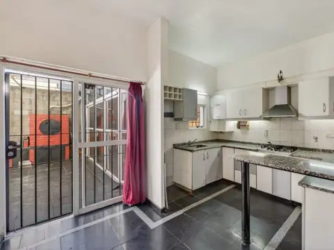 Depto Tipo Casa 5 ambientes con 1 baño