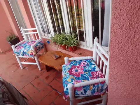 Depto Tipo Casa 5 ambientes con 2 baños