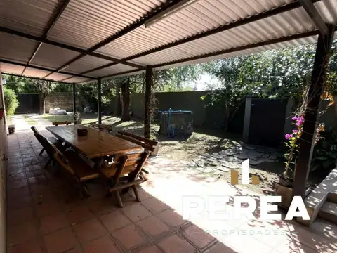 Casa en Venta con 6 cocheras
