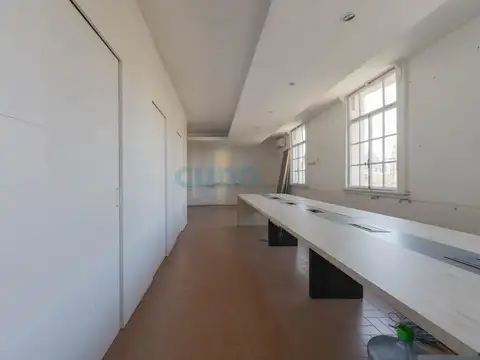 Av Pte Roque Saenz Pena 1100