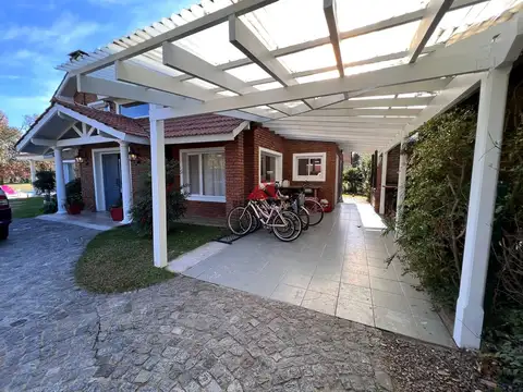 Casa en Venta en Larena Country Club, USD 188.000