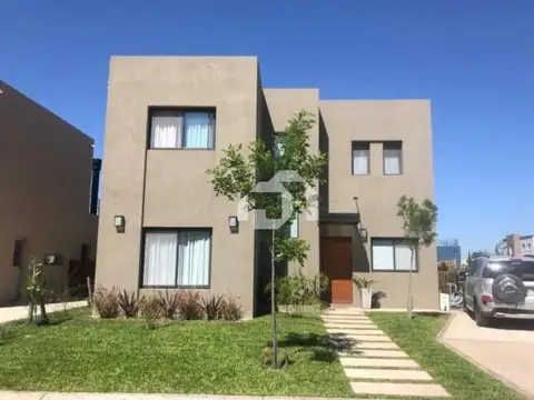 Casa Chalet  en Venta en Vila Marina I, Villanueva, Tigre