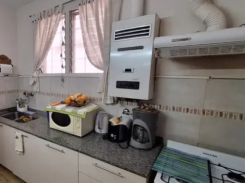 CASA DE PASILLO EN VENTA 2 DORMI PICHINCHA