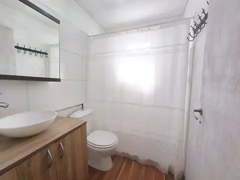 Casa 2 ambientes con 1 baño