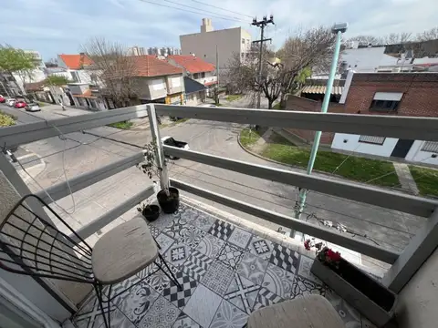 VENTA DEPTO DOS AMBIENTES AL FRENTE VILLA PRIMERA