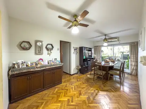 DEPARTAMENTO EN VENTA DE 3 DORMITORIOS CON COCHERA EN BARRIO LOURDES