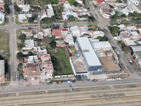 Av. Champagnat entre Saavedra y Quintana