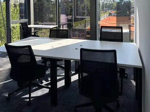 Oficina en Alquiler en Carrasco , USD 3.450