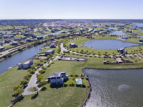 Terreno en Venta 18  mts Fondo