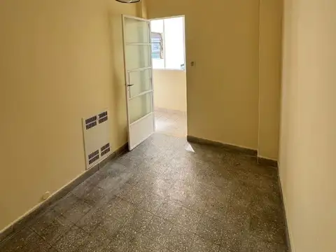 Departamento 3 ambientes con dependencia barrio de Flores