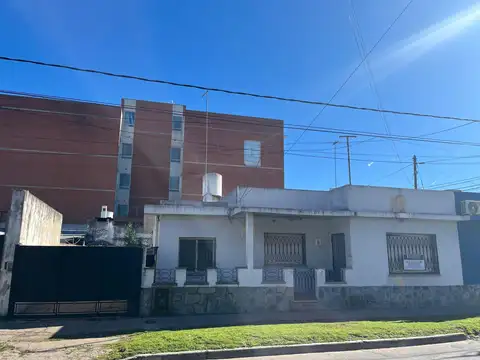 Casa en alquiler c/ cochera en Belén de Escobar