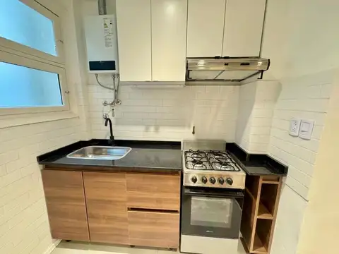 Bulnes 2100, Piso 2