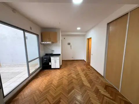 Alvarez Thomas 2962 , Piso 1