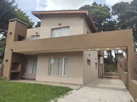 2 dptos y 1 duplex de 3 amb a 650 mts del mar 
