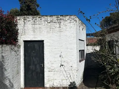 CASA EN MUÑIZ