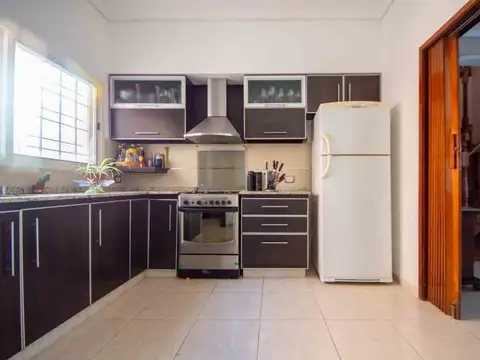 Casa en Venta en Castelar, USD 140.000