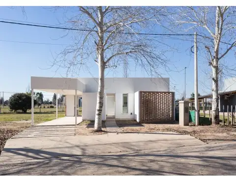 Casa en venta a estrenar en Barrio Cerrado Pinares del Sur!