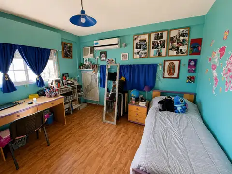 Casa 6 ambientes con 2 baños