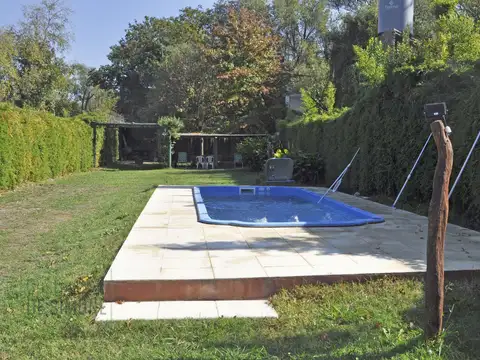 Casa en Venta con 3 cocheras