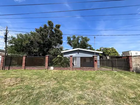 Venta Casa Av. Belgrano 1600 - Pérez.