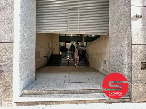 Oficina en Venta con 4 cocheras