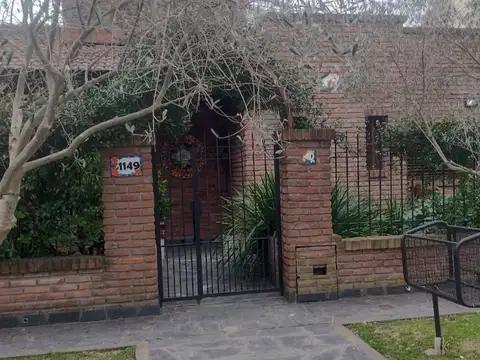 CASA EN VENTA EN GONNET
