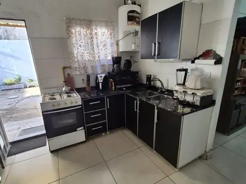 CASA SOBRE LOTE DE 8.66 X 24