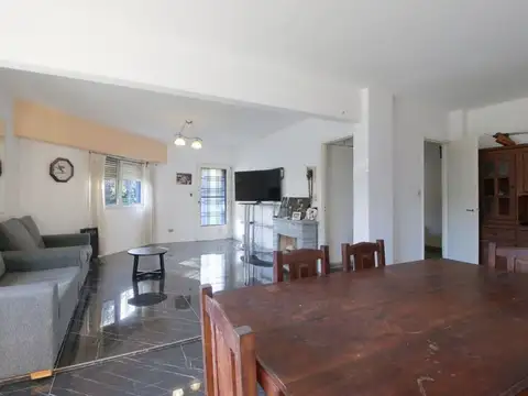 Depto Tipo Casa en Venta con 5 cocheras