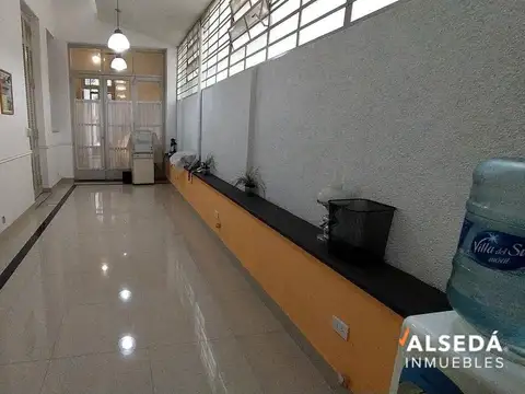 Oficina 5 ambientes con 3 baños