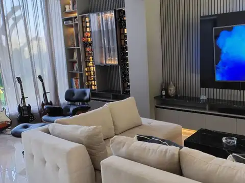 Casa 4 ambientes con 4 baños