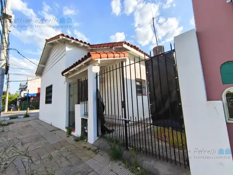 PH tipo Casa de 3 ambientes en venta a Refaccionar en Ramos Mejía