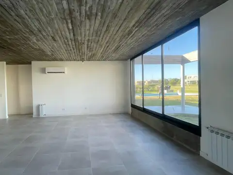 Casa en Alquiler en San Sebastian, USD 1.400