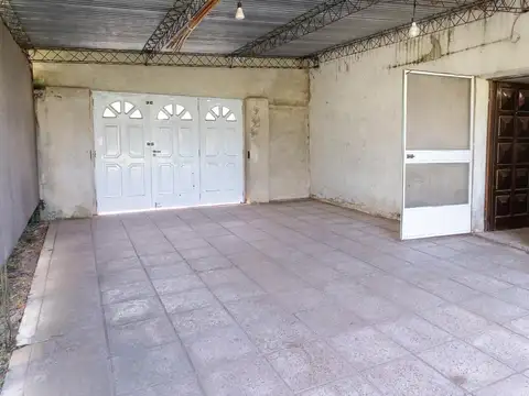 Casa 4 ambientes con 1 baño