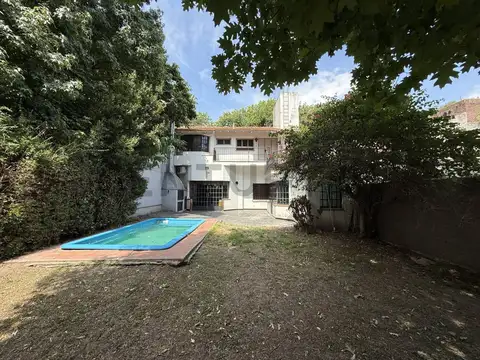 Santos 2400, Piso 1