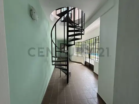 Casa 3 Dorm. con Pileta y Parque de 365 m² en Don Torcuato