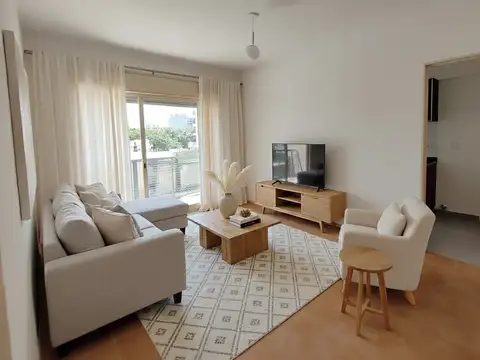 VENTA | Excelente 2 amb. en torre, externo, con balcón • San Cristóbal