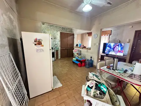 VENTA: Departamento de pasillo con dos dormitorios a reciclar, Rosario