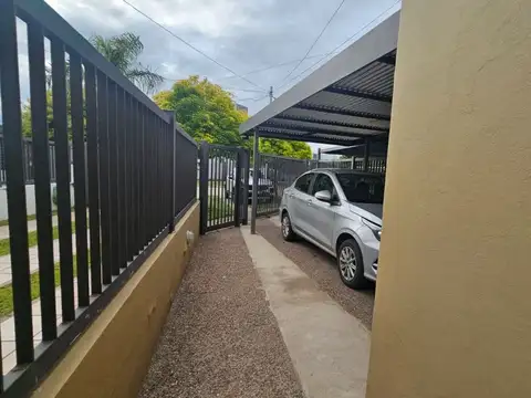 Casa 7 ambientes con 1 baño