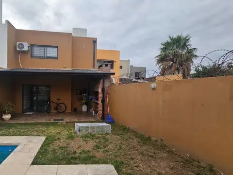 VENTA CASA 3 DORMIT NUEVO POETA LUGONES CORDOBA