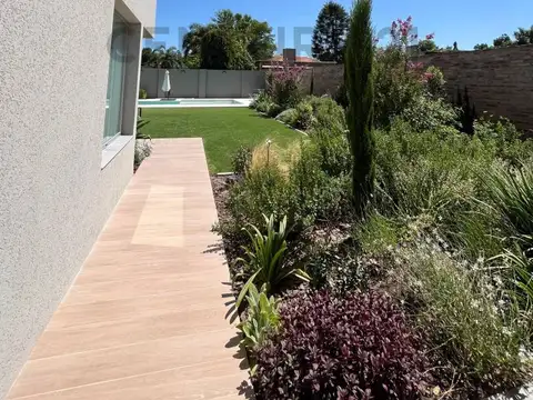 Casa Premium en venta en Rafaela, barrio Brigadier Lopez