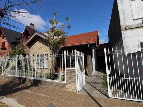 Casa - Venta - Argentina, La Matanza - MARIANO MORENO 2257